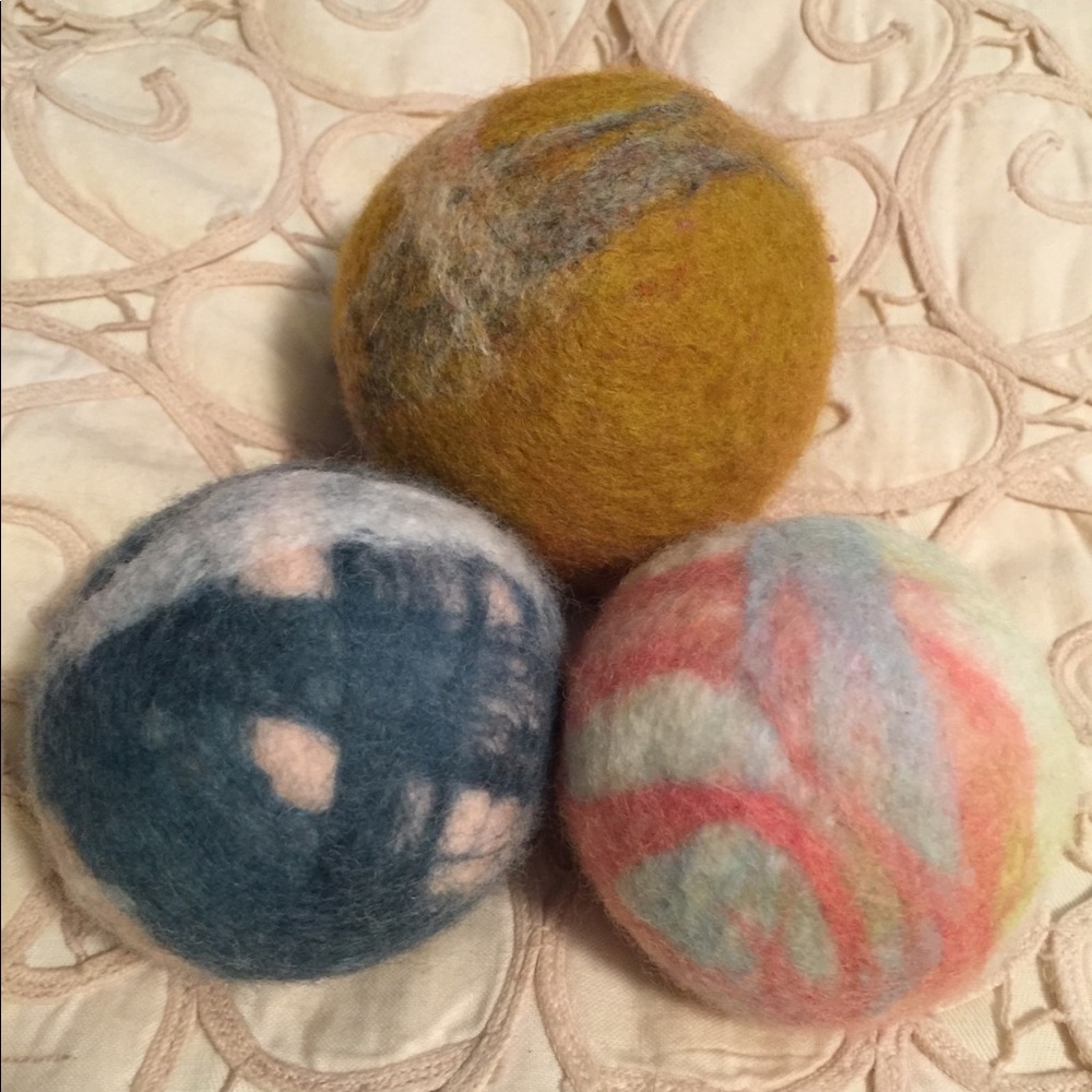 Wool felted dryer balls (handmade)